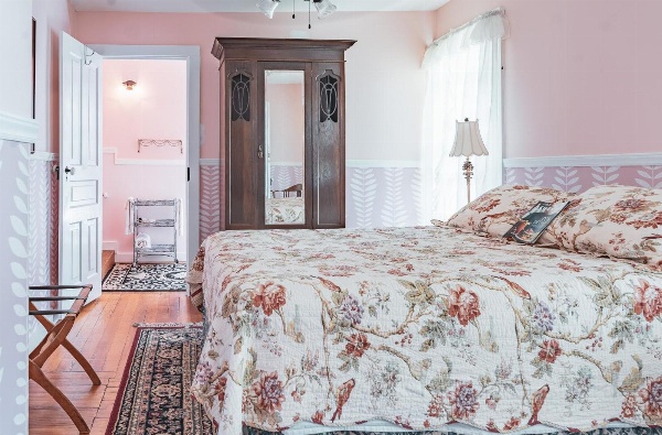 Black Mountain Inn image 1