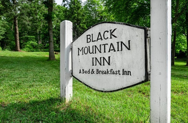 Black Mountain Inn image 16